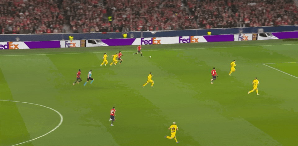 科貝爾失誤，戴維破門，里爾1-0領(lǐng)先多特。